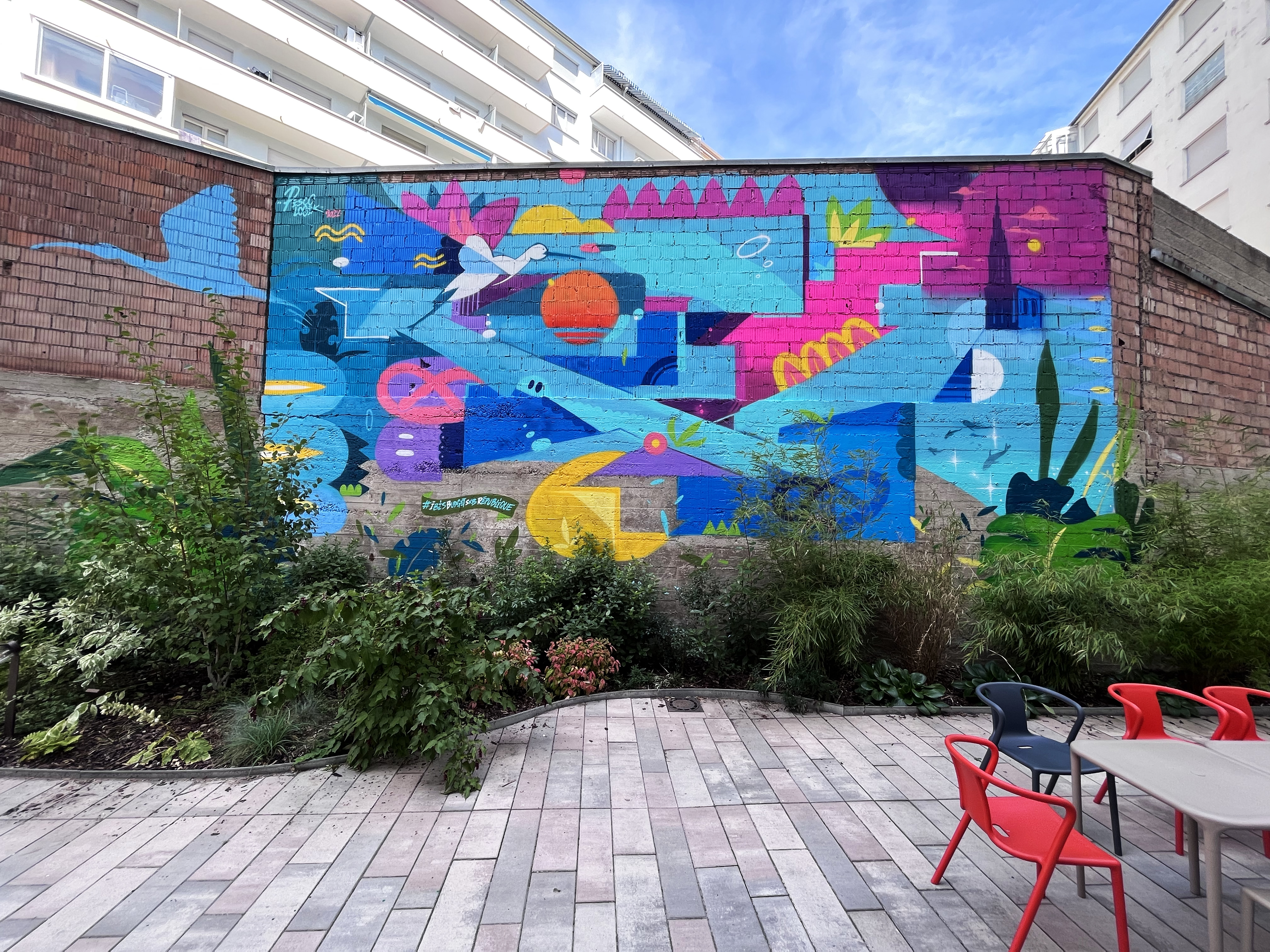 hotel ibis graffiti strasbourg accord street art decoration muralisme copie